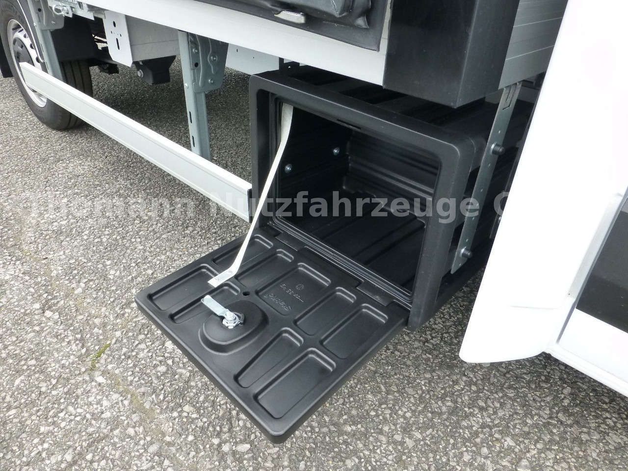 Dodávka skřín Renault NEW Master 2025 Koffer mit BÄR Ladebordwand: obrázek 17