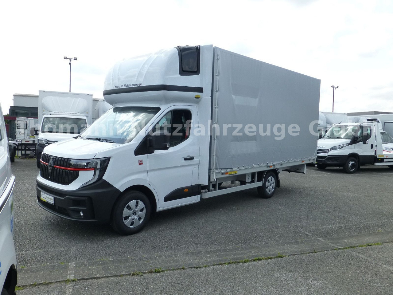 Renault NEW Master Pritsche Plane Schlafkabine - Plachtová dodávka: obrázek 2 Renault NEW Master Pritsche Plane Schlafkabine - Plachtová dodávka: obrázek 2