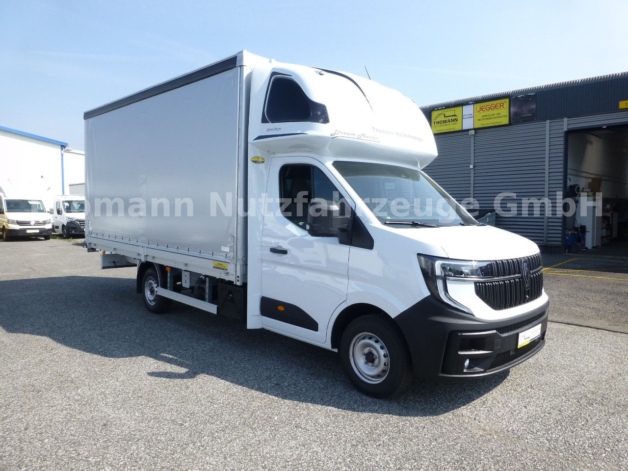 Renault NEW Master Pritsche Plane Schlafkabine - Plachtová dodávka: obrázek 2 Renault NEW Master Pritsche Plane Schlafkabine - Plachtová dodávka: obrázek 2
