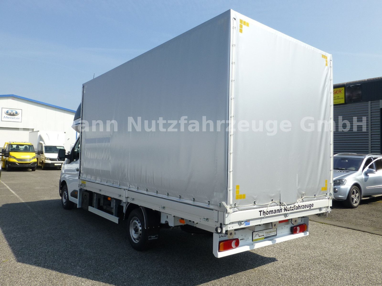 Renault NEW Master Pritsche Plane Schlafkabine - Plachtová dodávka: obrázek 4 Renault NEW Master Pritsche Plane Schlafkabine - Plachtová dodávka: obrázek 4