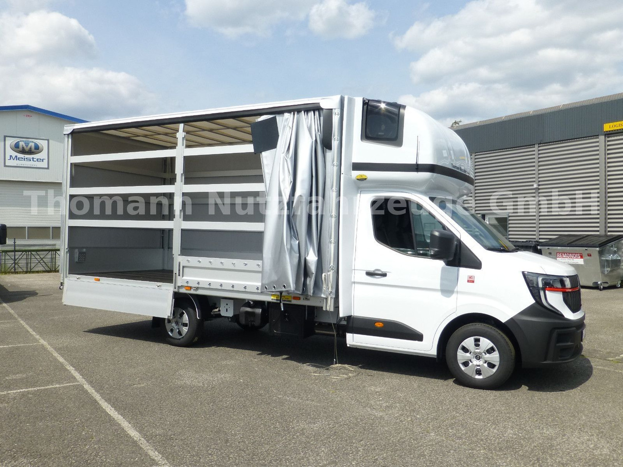 Renault NEW Master Pritsche Plane Schlafkabine - Plachtová dodávka: obrázek 4 Renault NEW Master Pritsche Plane Schlafkabine - Plachtová dodávka: obrázek 4