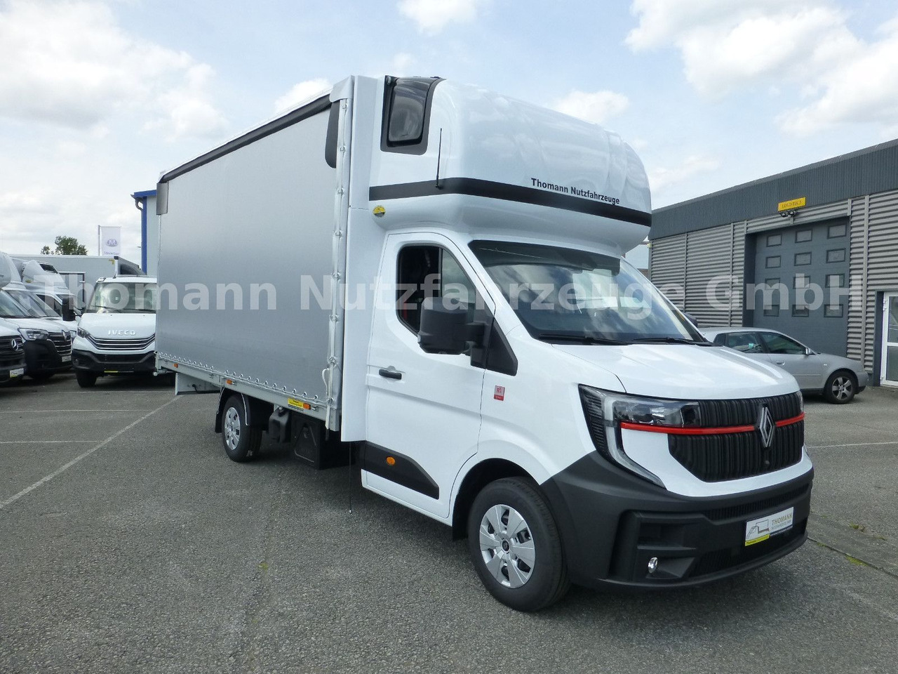 Renault NEW Master Pritsche Plane Schlafkabine - Plachtová dodávka: obrázek 1 Renault NEW Master Pritsche Plane Schlafkabine - Plachtová dodávka: obrázek 1