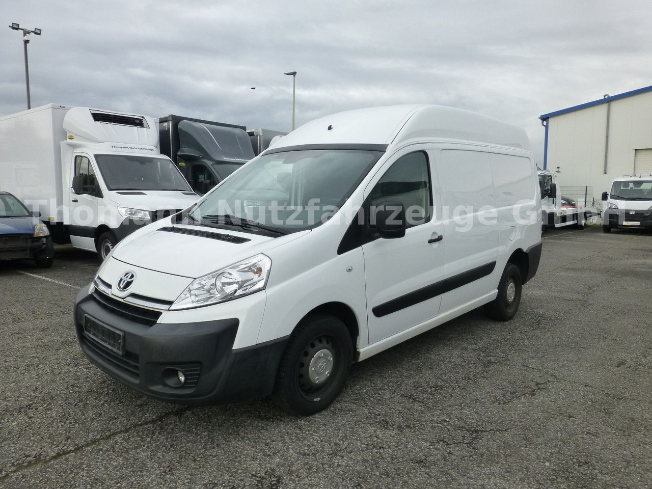 Toyota PROACE 2.0d L2H2 Klima Standheizung - Malá dodávka: obrázek 2 Toyota PROACE 2.0d L2H2 Klima Standheizung - Malá dodávka: obrázek 2