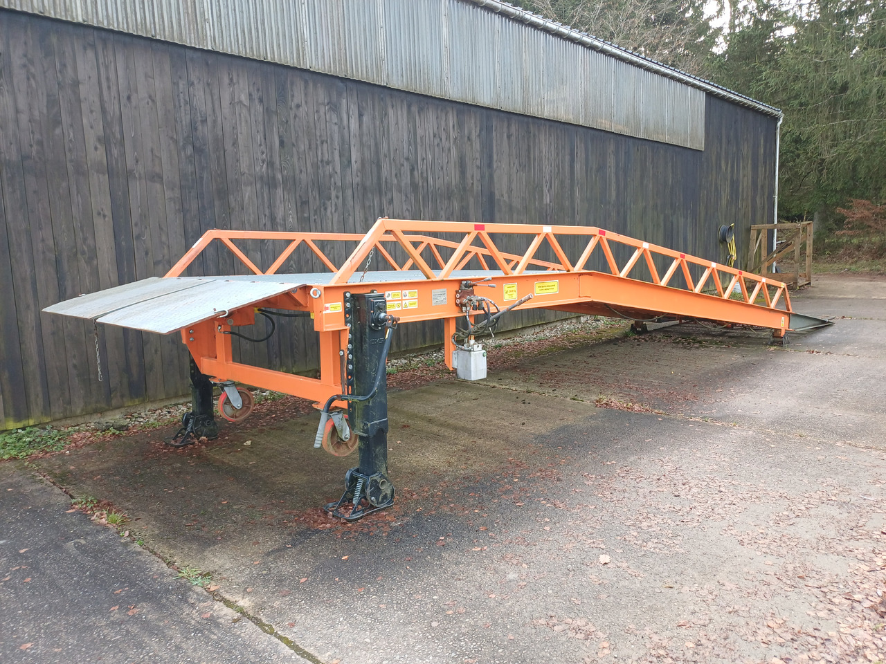 Saurus - Nájezdová rampa: obrázek 1 Saurus - Nájezdová rampa: obrázek 1