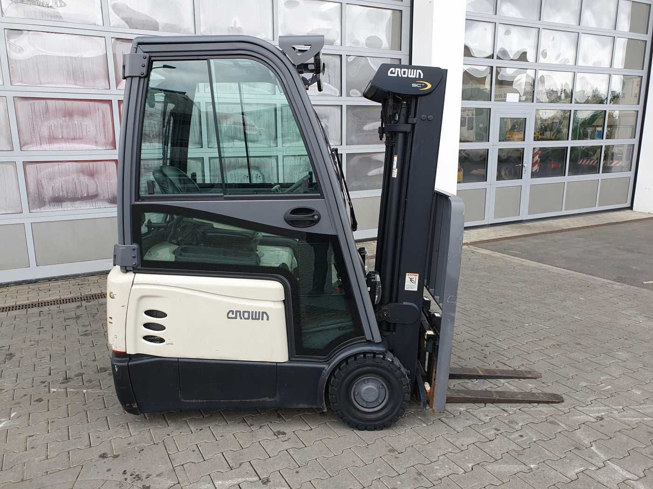 Crown SCT6020-1.3 /Triplex: 4.30m / SS / 1.185h! - Elektrický vysokozdvižný vozík: obrázek 3 Crown SCT6020-1.3 /Triplex: 4.30m / SS / 1.185h! - Elektrický vysokozdvižný vozík: obrázek 3