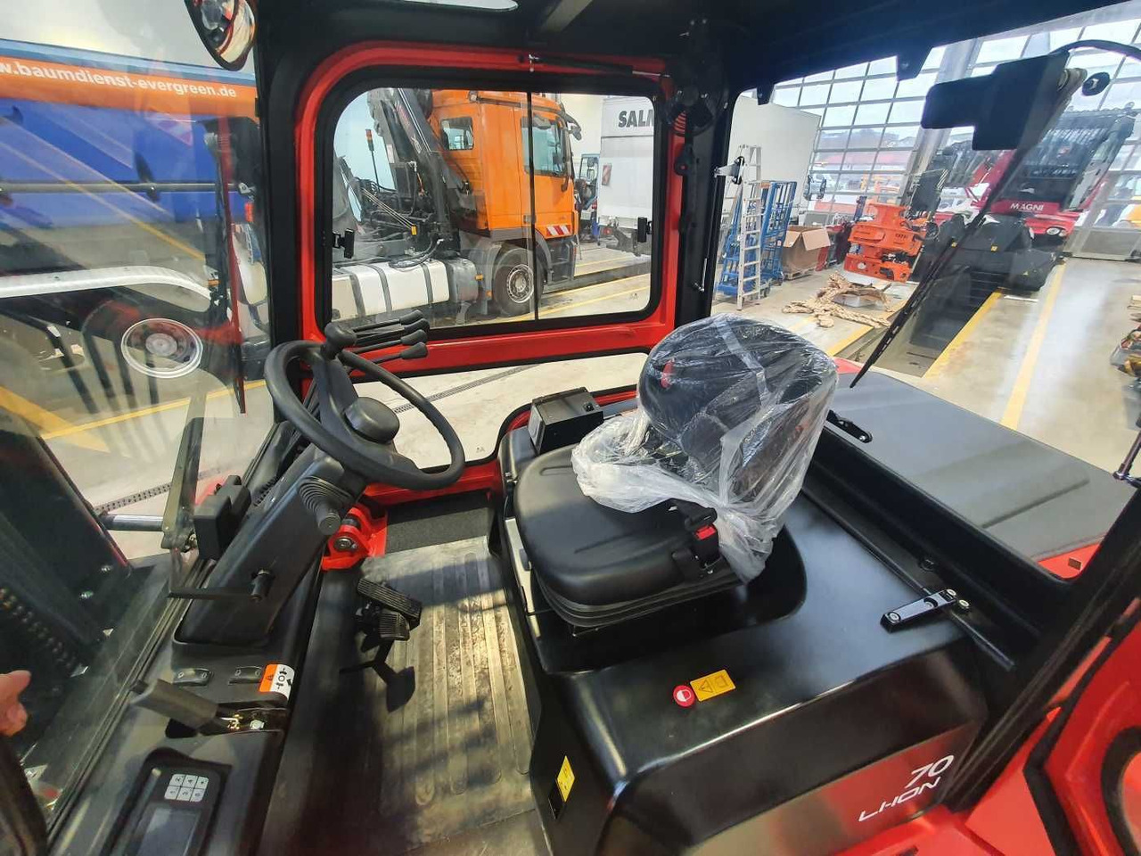 Elektrický vysokozdvižný vozík EP Equipment EFL 702 / 7T / Triplex: 5,40m / ZVG: obrázek 9