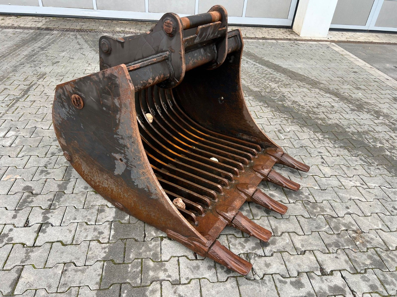 Henle K5S Sieblöffel / Löffel / OQ65 / 2020 - Lžíce na bagr: obrázek 2 Henle K5S Sieblöffel / Löffel / OQ65 / 2020 - Lžíce na bagr: obrázek 2