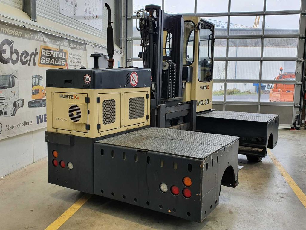 Hubtex MQ 30 H Hybrid / 748h! / Diesel + Elektro Hubtex MQ 30 H Hybrid / 748h! / Diesel + Elektro - Boční vozík: obrázek 2 Hubtex MQ 30 H Hybrid / 748h! / Diesel + Elektro Hubtex MQ 30 H Hybrid / 748h! / Diesel + Elektro - Boční vozík: obrázek 2