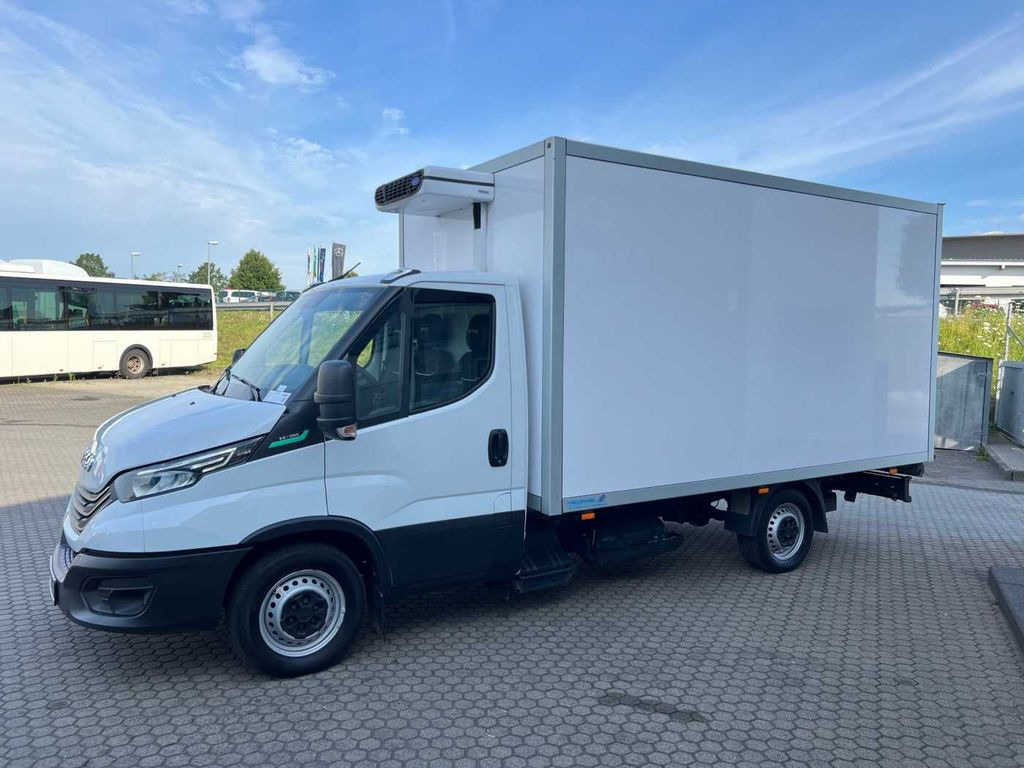 Chladící dodávka Iveco 35S14 A8 CNG Koffer *3-Sitze*Klima*Automatik* Iveco 35S14 A8 CNG Koffer *3-Sitze*Klima*Automatik*: obrázek 10 Chladící dodávka Iveco 35S14 A8 CNG Koffer *3-Sitze*Klima*Automatik* Iveco 35S14 A8 CNG Koffer *3-Sitze*Klima*Automatik*: obrázek 10