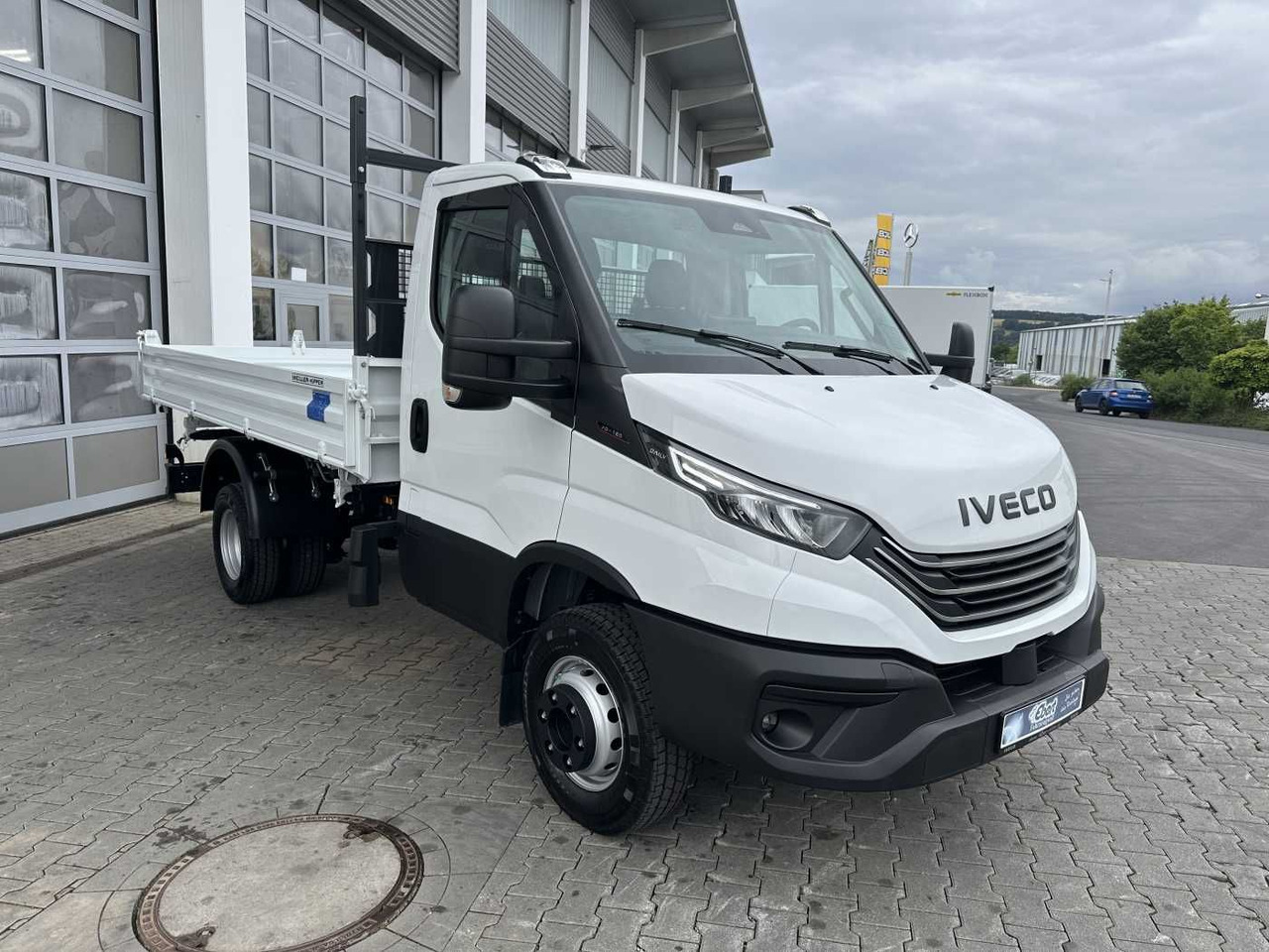 Iveco 70C18H 3-S.-Kipper Meiller *R3.450mm*2xAHK* - Dodávka sklápěč: obrázek 3 Iveco 70C18H 3-S.-Kipper Meiller *R3.450mm*2xAHK* - Dodávka sklápěč: obrázek 3
