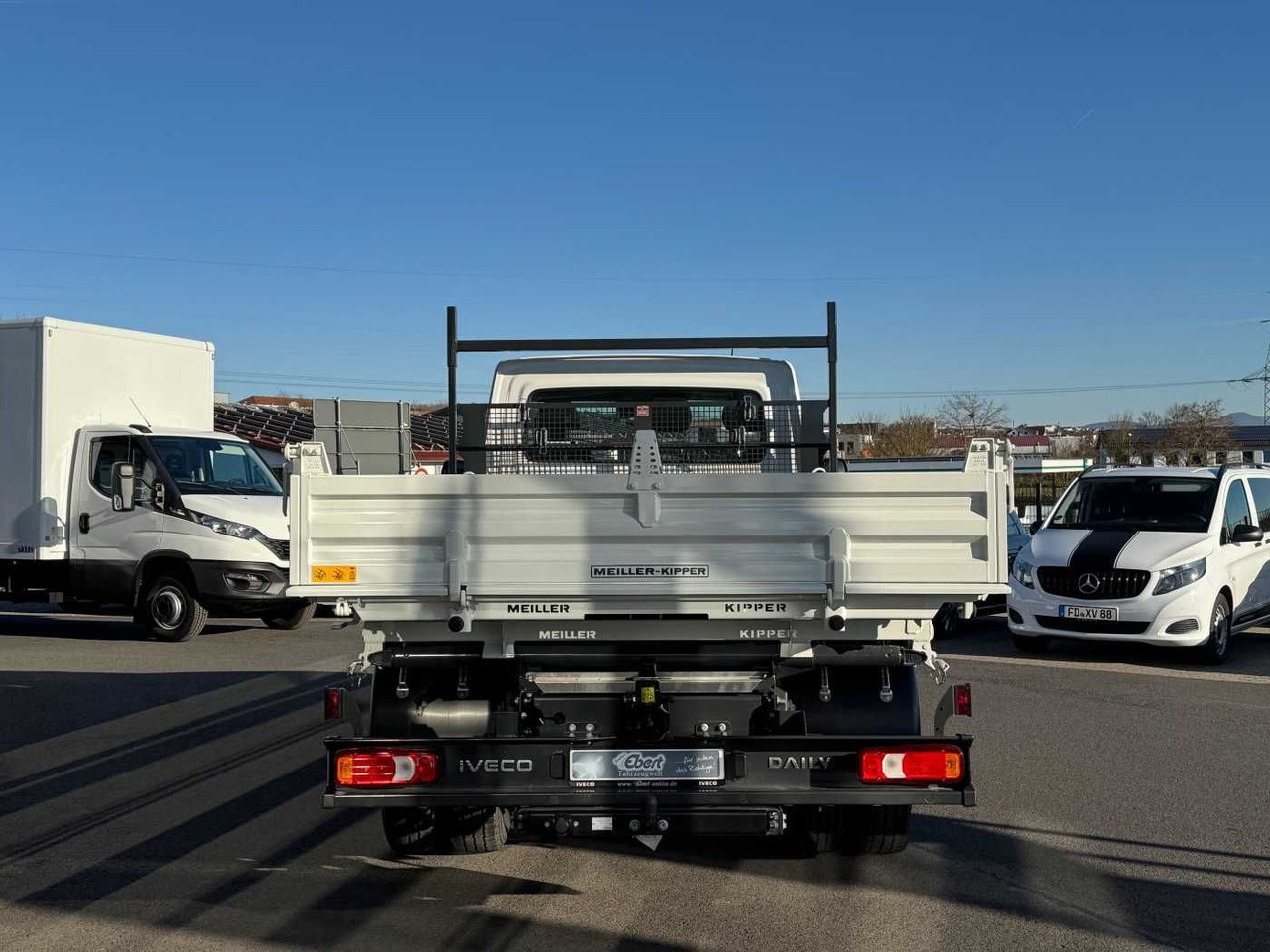 Iveco 70C18H Meiller 3-S.Kipper *2xAHK*Klima* - Dodávka sklápěč: obrázek 4 Iveco 70C18H Meiller 3-S.Kipper *2xAHK*Klima* - Dodávka sklápěč: obrázek 4