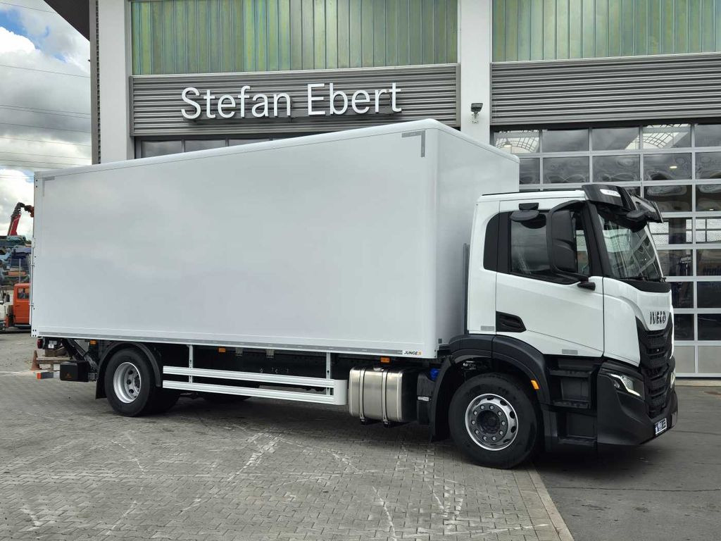Iveco AD190S40/P 4x2 Ladebordwand 2.000kg Navi ACC - Skříňový nákladní auto: obrázek 3 Iveco AD190S40/P 4x2 Ladebordwand 2.000kg Navi ACC - Skříňový nákladní auto: obrázek 3