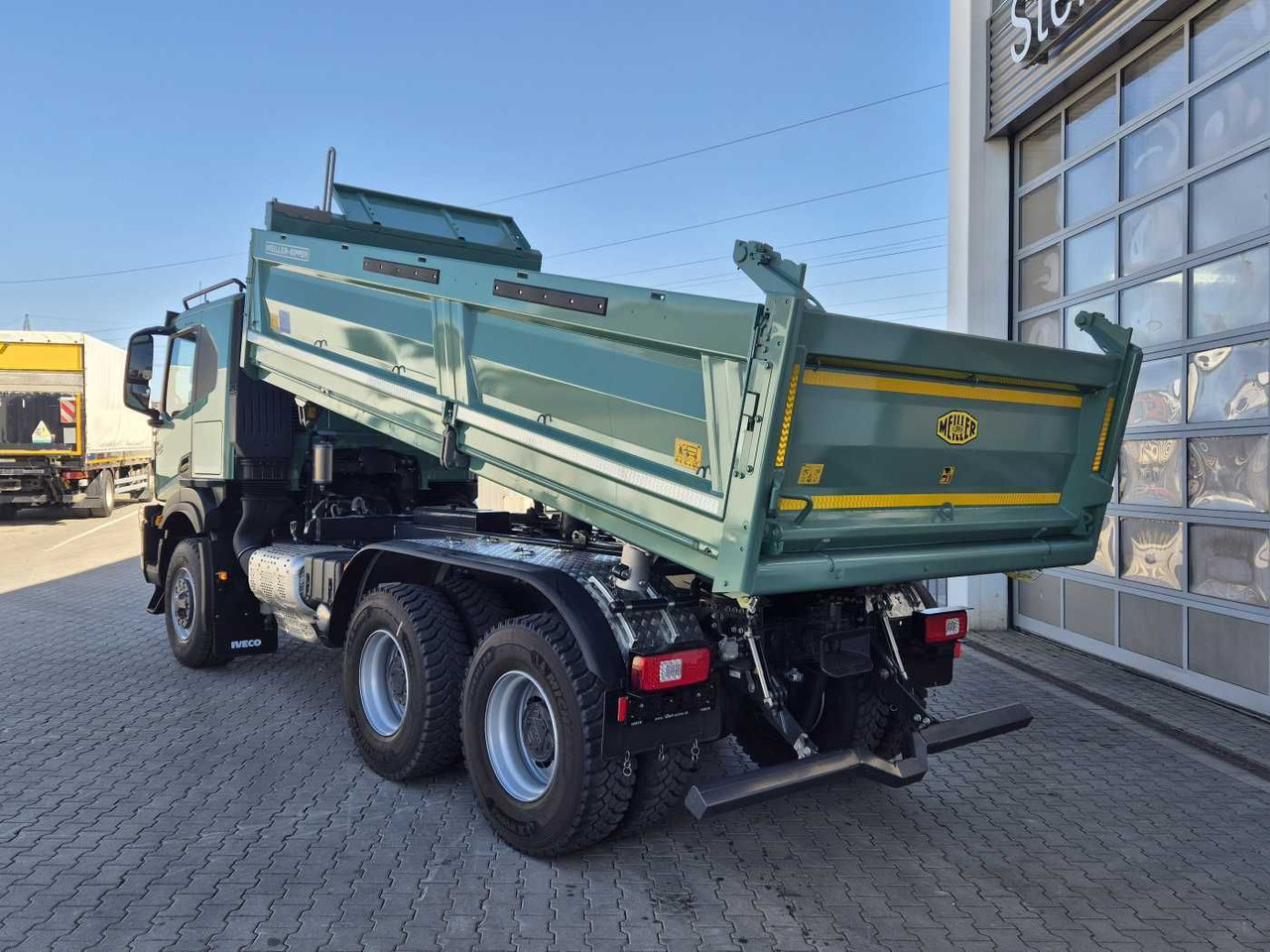 Iveco AT300X48Z HR OFF 6x6 Meiller-Kipper + Bordmatik - Sklápěč: obrázek 4 Iveco AT300X48Z HR OFF 6x6 Meiller-Kipper + Bordmatik - Sklápěč: obrázek 4