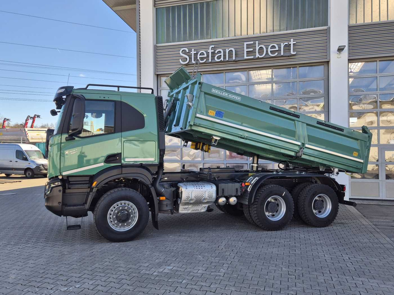 Iveco AT300X48Z HR OFF 6x6 Meiller-Kipper + Bordmatik - Sklápěč: obrázek 2 Iveco AT300X48Z HR OFF 6x6 Meiller-Kipper + Bordmatik - Sklápěč: obrázek 2