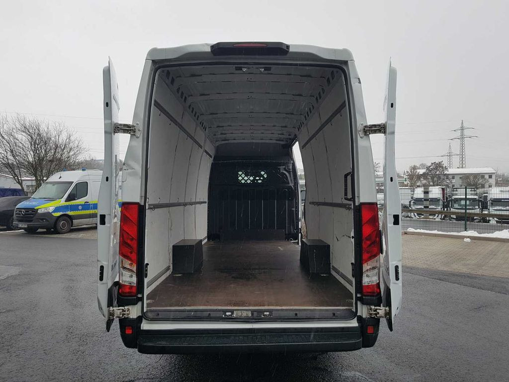 Iveco Daily 35 S16 A8 V *Klima*Automatik*L4.100mm* - Furgon: obrázek 5 Iveco Daily 35 S16 A8 V *Klima*Automatik*L4.100mm* - Furgon: obrázek 5