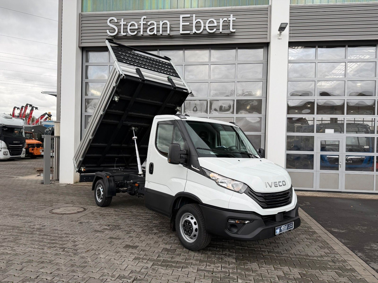 Iveco Daily 35S14 A8*R3.450mm*Automatik*Kamera*2Sitze* - Dodávka sklápěč: obrázek 1 Iveco Daily 35S14 A8*R3.450mm*Automatik*Kamera*2Sitze* - Dodávka sklápěč: obrázek 1