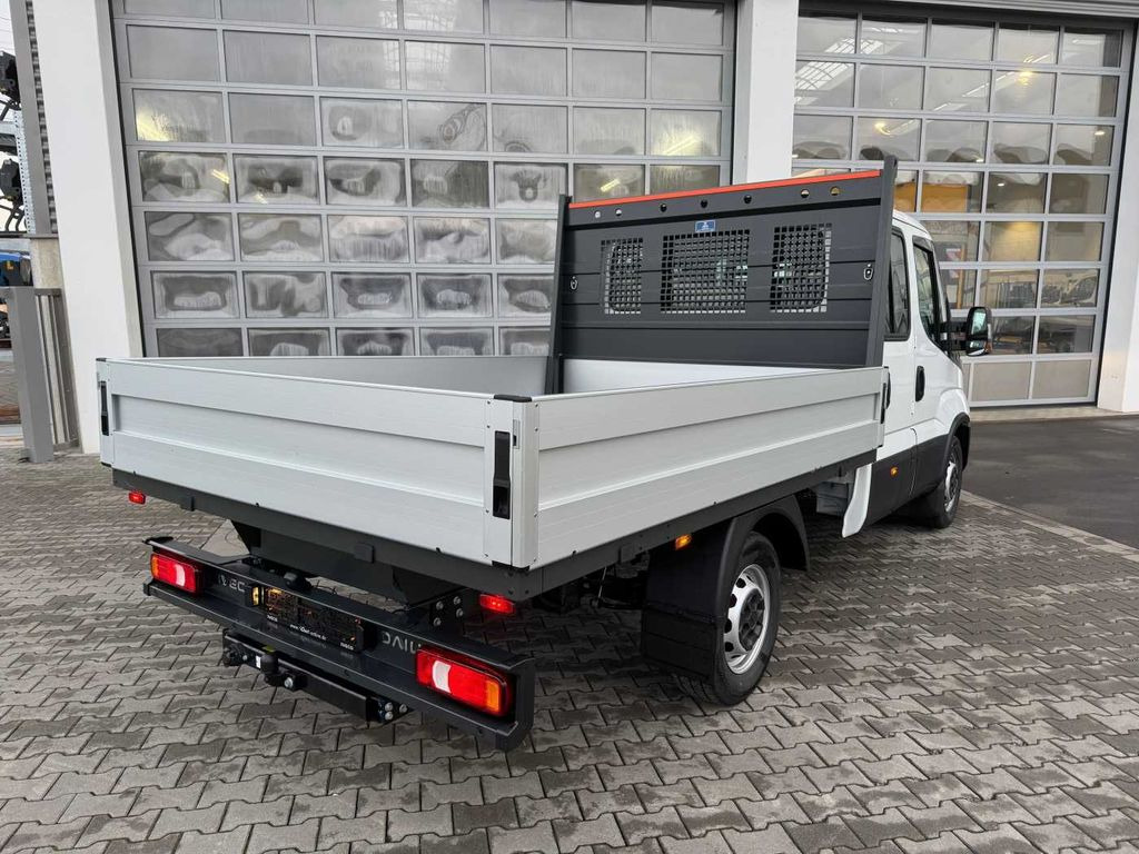 Iveco Daily 35S16 A8 Pritsche *7-Sitze*AHK*Automatik* Iveco Daily 35S16 A8 Pritsche *7-Sitze*AHK*Automatik* - Dodávka valník: obrázek 5 Iveco Daily 35S16 A8 Pritsche *7-Sitze*AHK*Automatik* Iveco Daily 35S16 A8 Pritsche *7-Sitze*AHK*Automatik* - Dodávka valník: obrázek 5