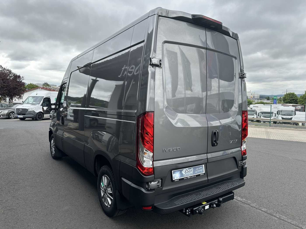 Iveco Daily 35S16 HA8V 3.0L *R3.520mm*AHK*Automatik* - Furgon: obrázek 4 Iveco Daily 35S16 HA8V 3.0L *R3.520mm*AHK*Automatik* - Furgon: obrázek 4