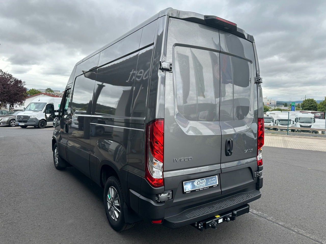 Iveco Daily 35S16 HA8V 3.0L *R3.520mm*AHK*Automatik* - Furgon: obrázek 4 Iveco Daily 35S16 HA8V 3.0L *R3.520mm*AHK*Automatik* - Furgon: obrázek 4