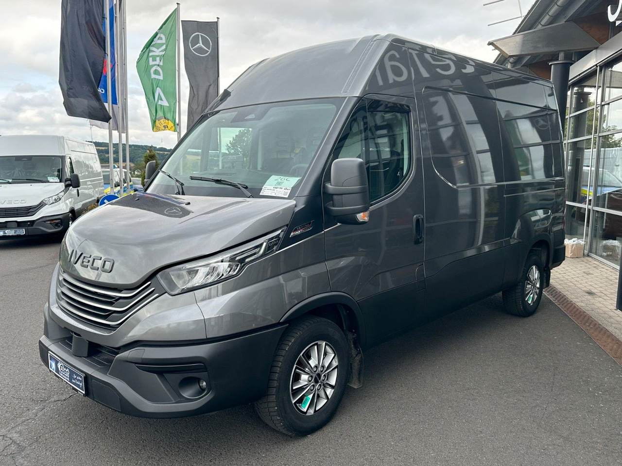 Iveco Daily 35S16 HA8V 3.0L *R3.520mm*AHK*Automatik* - Furgon: obrázek 3 Iveco Daily 35S16 HA8V 3.0L *R3.520mm*AHK*Automatik* - Furgon: obrázek 3