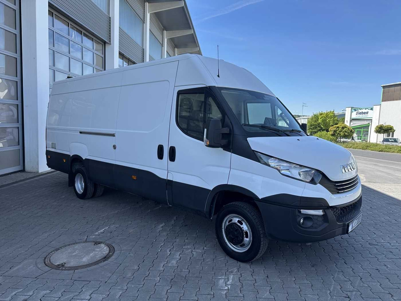 Iveco Daily 50C16 R4.100mm *AHK*Automatik*Ladekran* - Furgon: obrázek 3 Iveco Daily 50C16 R4.100mm *AHK*Automatik*Ladekran* - Furgon: obrázek 3