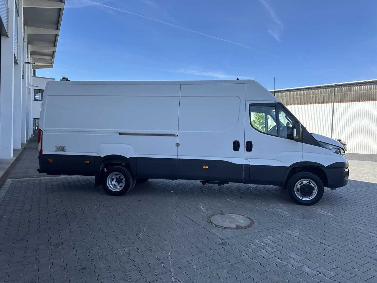 Iveco Daily 50C16 R4.100mm *AHK*Automatik*Ladekran* - Furgon: obrázek 4 Iveco Daily 50C16 R4.100mm *AHK*Automatik*Ladekran* - Furgon: obrázek 4