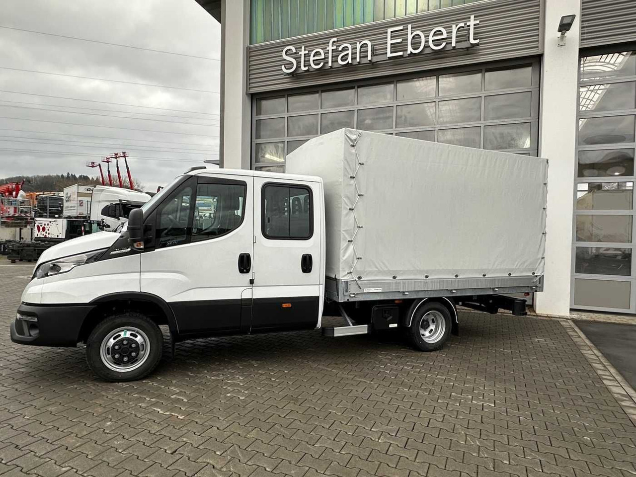 Iveco Daily 50C18H A8 DoKa *AHK*Automatik*7-Sitze* - Dodávka valník, Dodávka s dvojitou kabinou: obrázek 4 Iveco Daily 50C18H A8 DoKa *AHK*Automatik*7-Sitze* - Dodávka valník, Dodávka s dvojitou kabinou: obrázek 4