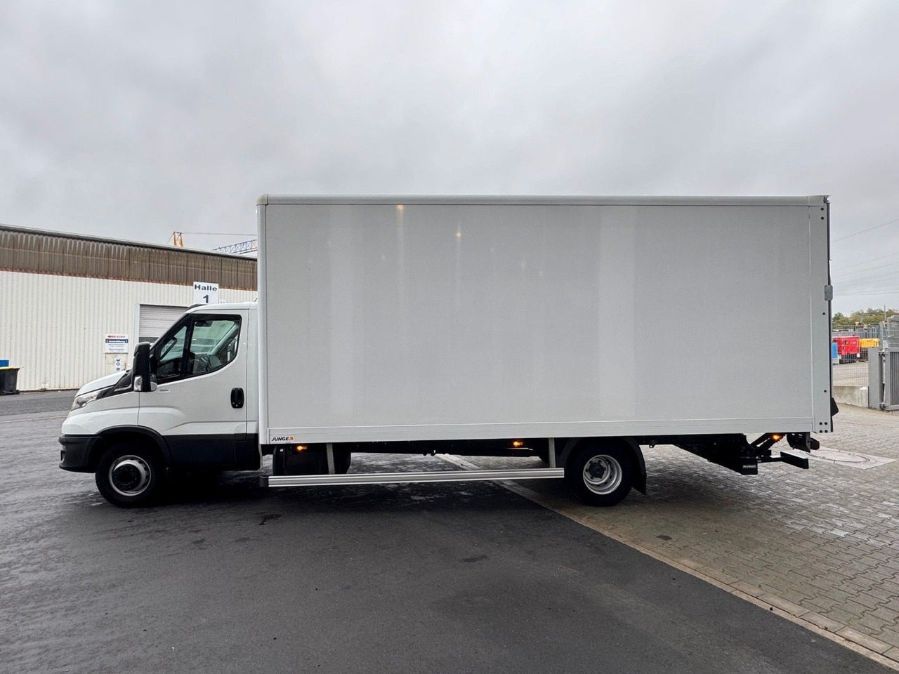 Iveco Daily 70C18 A8 *Koffer*LBW*Automatik* - Dodávka skřín: obrázek 5 Iveco Daily 70C18 A8 *Koffer*LBW*Automatik* - Dodávka skřín: obrázek 5