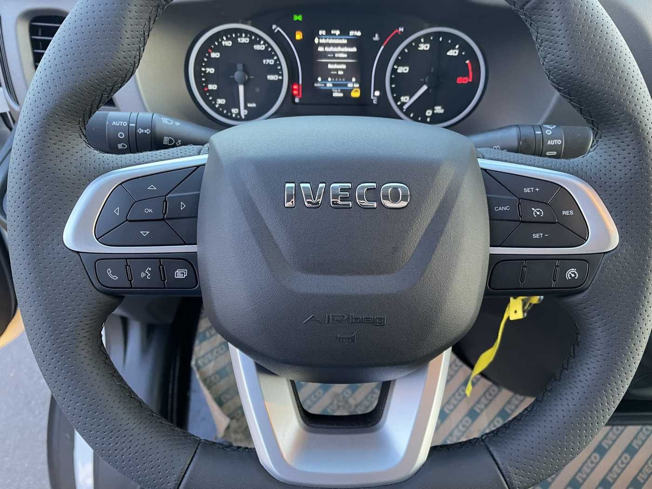 Nový Dodávka skřín Iveco Daily 70C18 HA8 *LBW*Schwenkwandkoffer*: obrázek 13