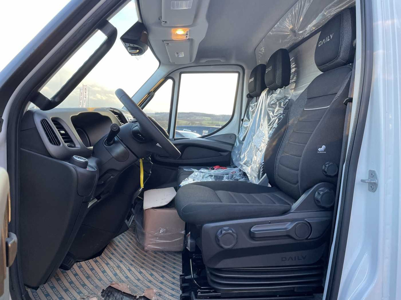 Nový Dodávka skřín Iveco Daily 70C18 HA8 *LBW*Schwenkwandkoffer*: obrázek 11
