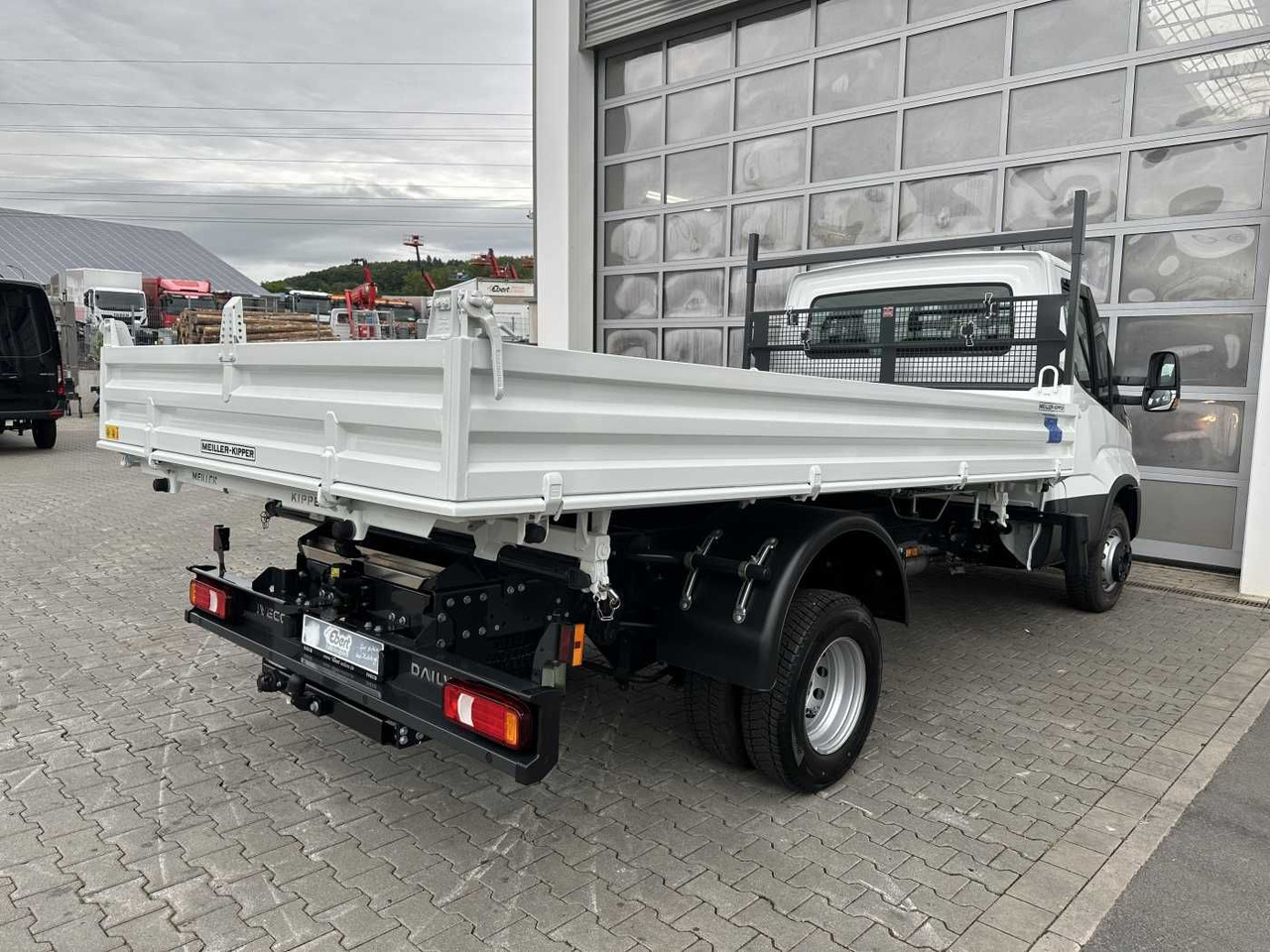 Iveco Daily 70C18H 3-S.-Kipper *R3.750mm*2xAHK* 4x - Dodávka sklápěč: obrázek 4 Iveco Daily 70C18H 3-S.-Kipper *R3.750mm*2xAHK* 4x - Dodávka sklápěč: obrázek 4