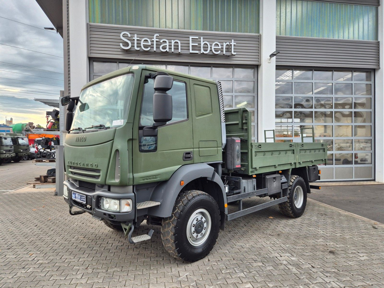 Iveco Eurocargo ML100E22WM-BW 4x4 Pritsche L-Haus Bett - Nákladní automobil valníkový/ Plošinový: obrázek 3 Iveco Eurocargo ML100E22WM-BW 4x4 Pritsche L-Haus Bett - Nákladní automobil valníkový/ Plošinový: obrázek 3