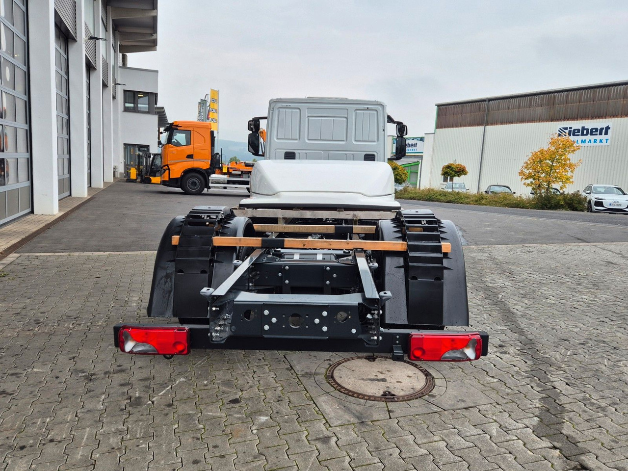 Podvozek s kabinou Iveco Eurocargo ML120E21/FP Spoiler Klima Xenon 3 St.: obrázek 9 Podvozek s kabinou Iveco Eurocargo ML120E21/FP Spoiler Klima Xenon 3 St.: obrázek 9