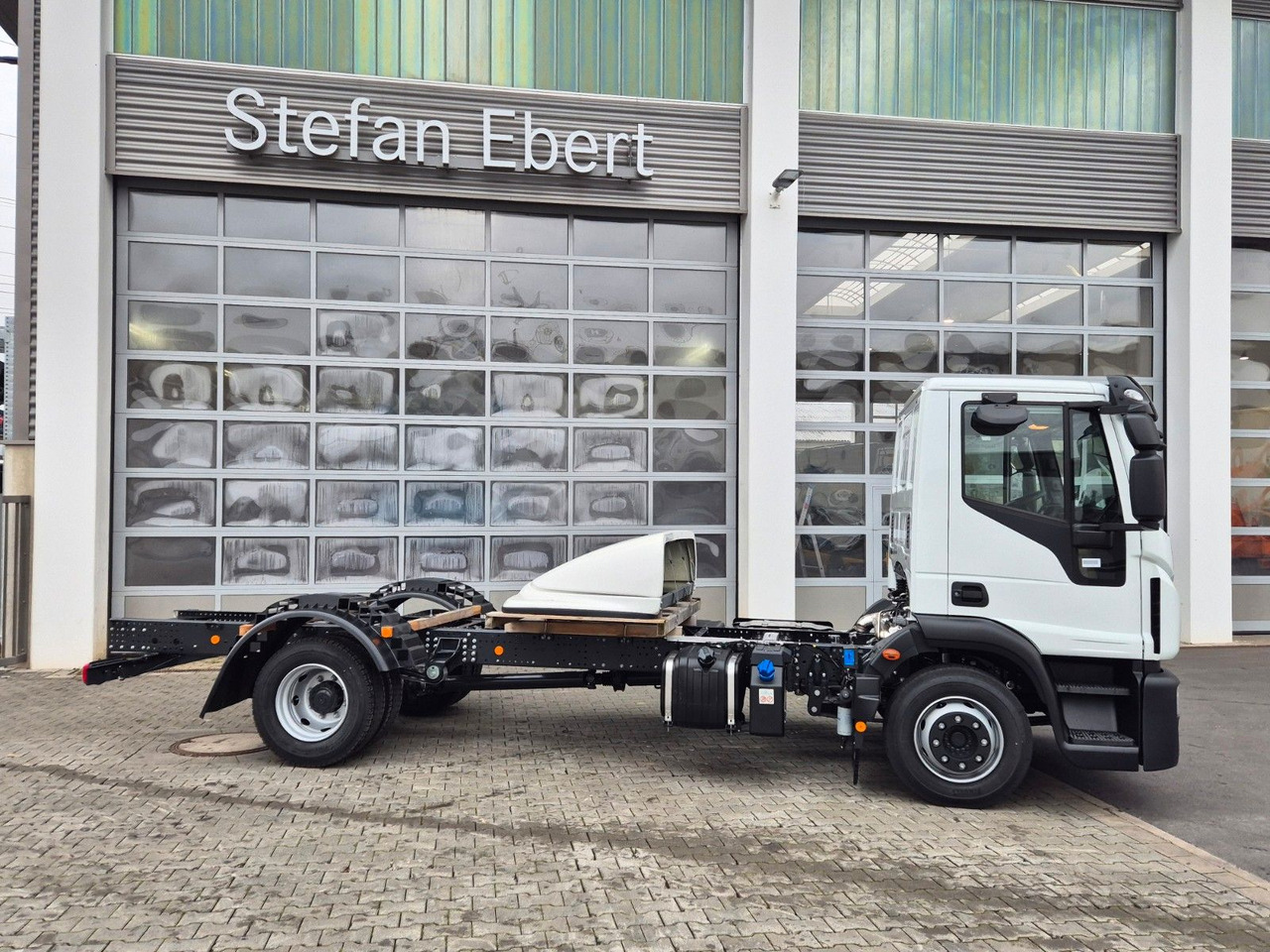 Podvozek s kabinou Iveco Eurocargo ML120E21/FP Spoiler Klima Xenon 3 St.: obrázek 7 Podvozek s kabinou Iveco Eurocargo ML120E21/FP Spoiler Klima Xenon 3 St.: obrázek 7