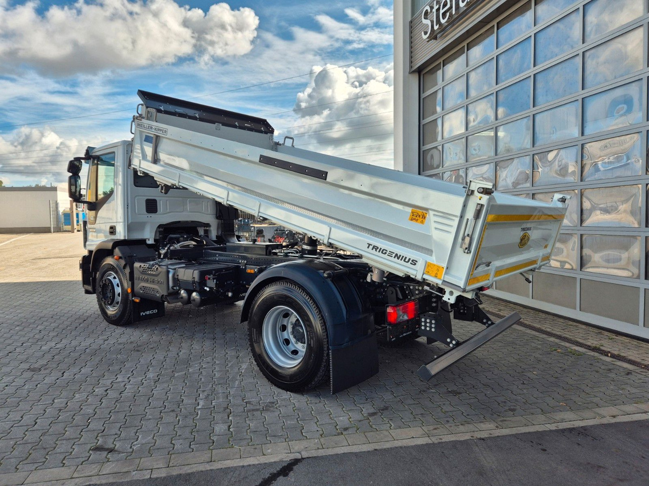 Iveco Eurocargo ML180E32K 4x2 Meiller AHK - Sklápěč: obrázek 4 Iveco Eurocargo ML180E32K 4x2 Meiller AHK - Sklápěč: obrázek 4