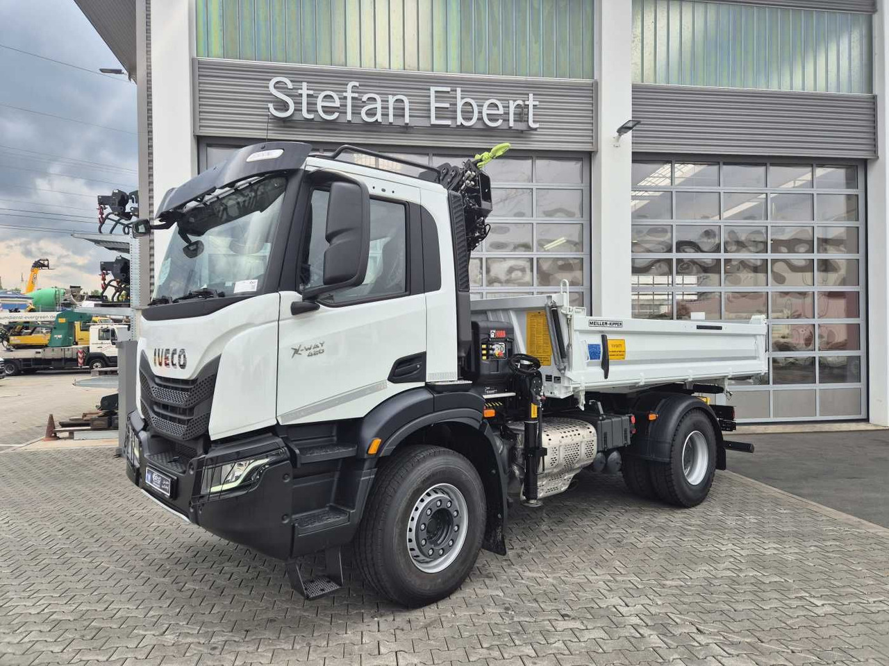 Iveco X-Way AD200X42/P HR OFF Hiab X-HIDUO 118E-3 Funk - Sklápěč, Auto s hydraulickou rukou: obrázek 4 Iveco X-Way AD200X42/P HR OFF Hiab X-HIDUO 118E-3 Funk - Sklápěč, Auto s hydraulickou rukou: obrázek 4