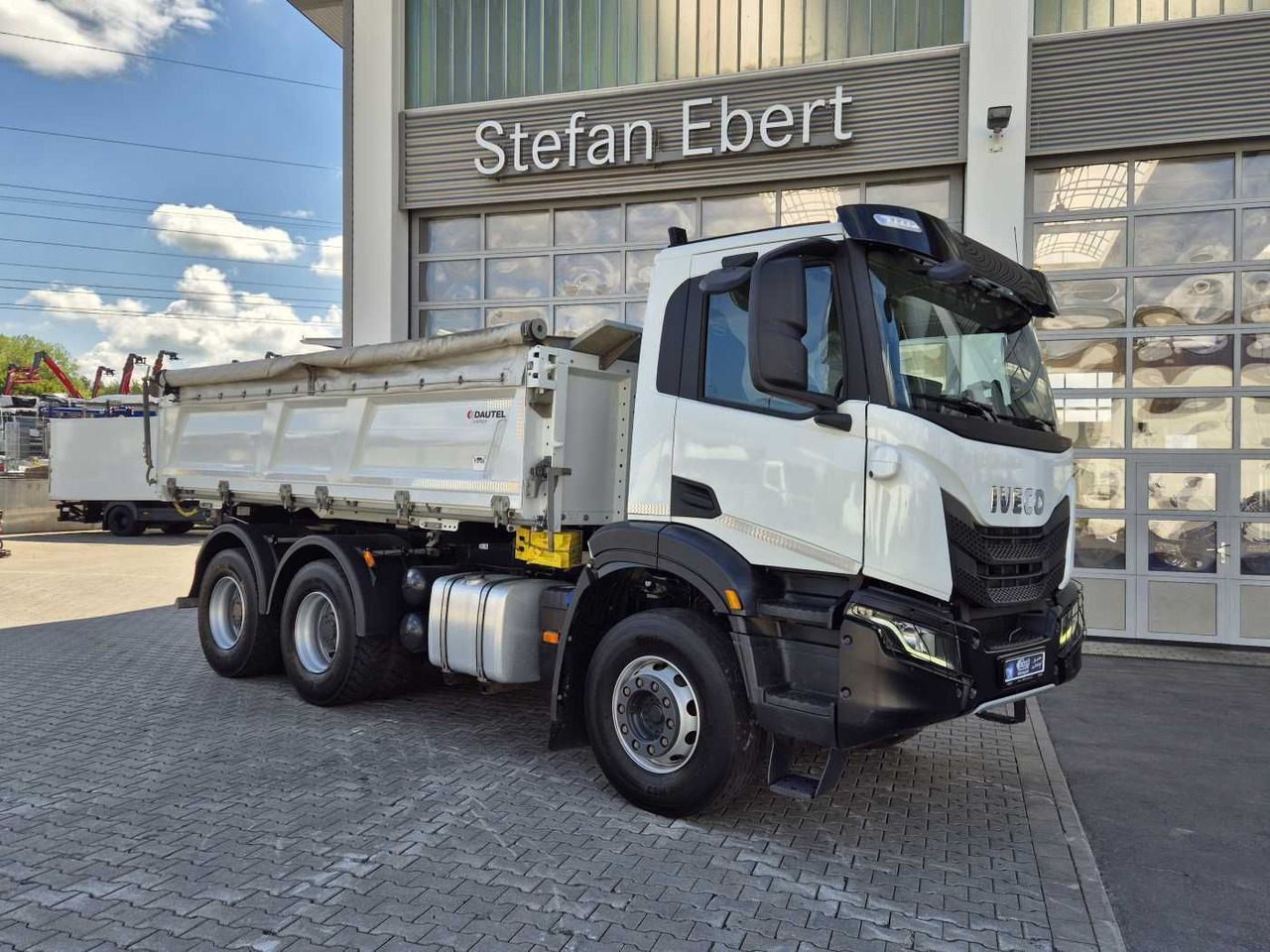 Iveco X-Way AD300X48Z HR 6x4 Intarder Bordmatic Kamera - Sklápěč: obrázek 3 Iveco X-Way AD300X48Z HR 6x4 Intarder Bordmatic Kamera - Sklápěč: obrázek 3