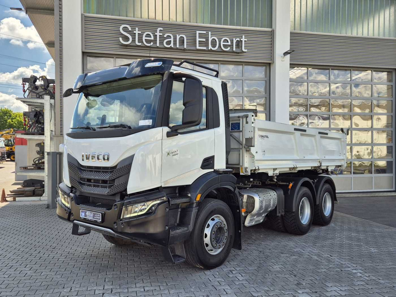 Iveco X-Way AD300X48Z HR 6x4 Intarder Bordmatic Kamera - Sklápěč: obrázek 2 Iveco X-Way AD300X48Z HR 6x4 Intarder Bordmatic Kamera - Sklápěč: obrázek 2