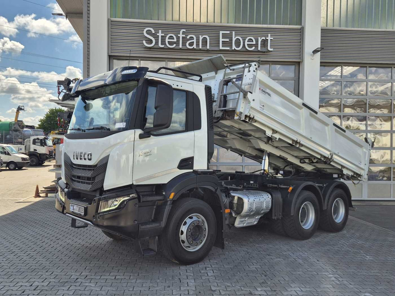 Iveco X-Way AD300X48Z HR 6x4 Intarder Bordmatic Kamera - Sklápěč: obrázek 1 Iveco X-Way AD300X48Z HR 6x4 Intarder Bordmatic Kamera - Sklápěč: obrázek 1