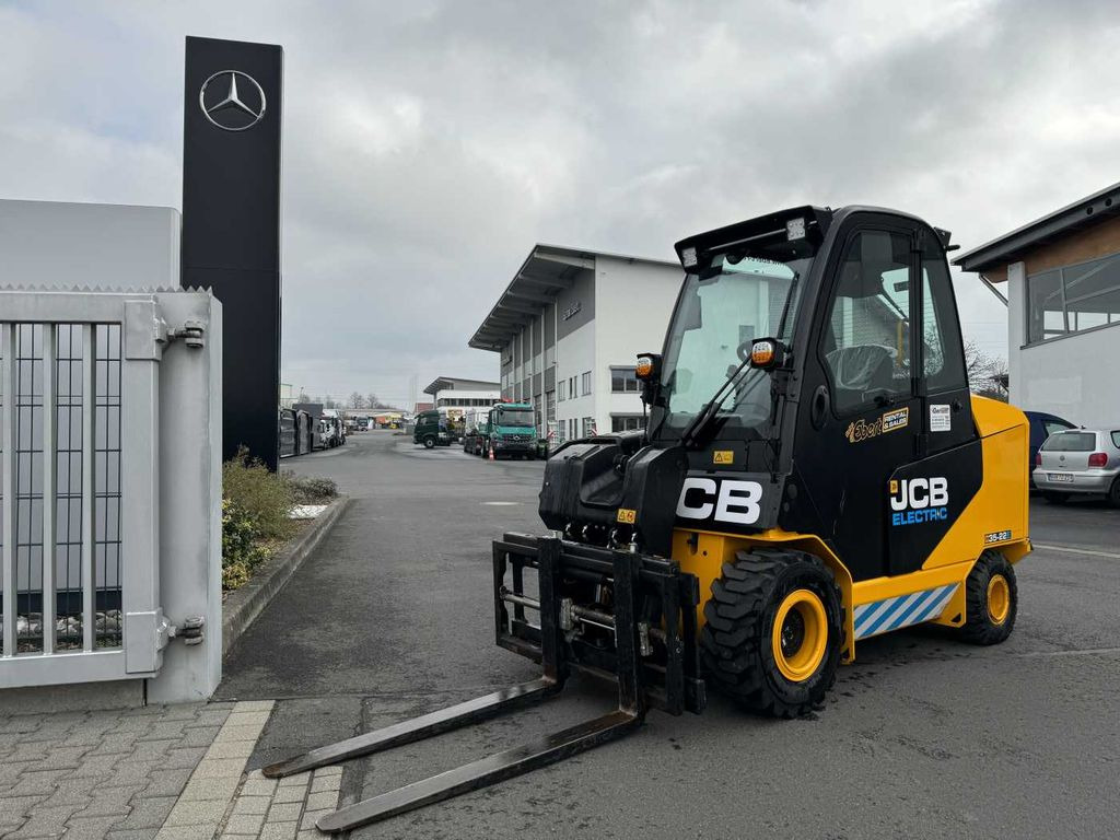 JCB TLT 35-22E Teletruk / Verstellgerät / nur 218h! - Vysokozdvižný vozík: obrázek 1 JCB TLT 35-22E Teletruk / Verstellgerät / nur 218h! - Vysokozdvižný vozík: obrázek 1