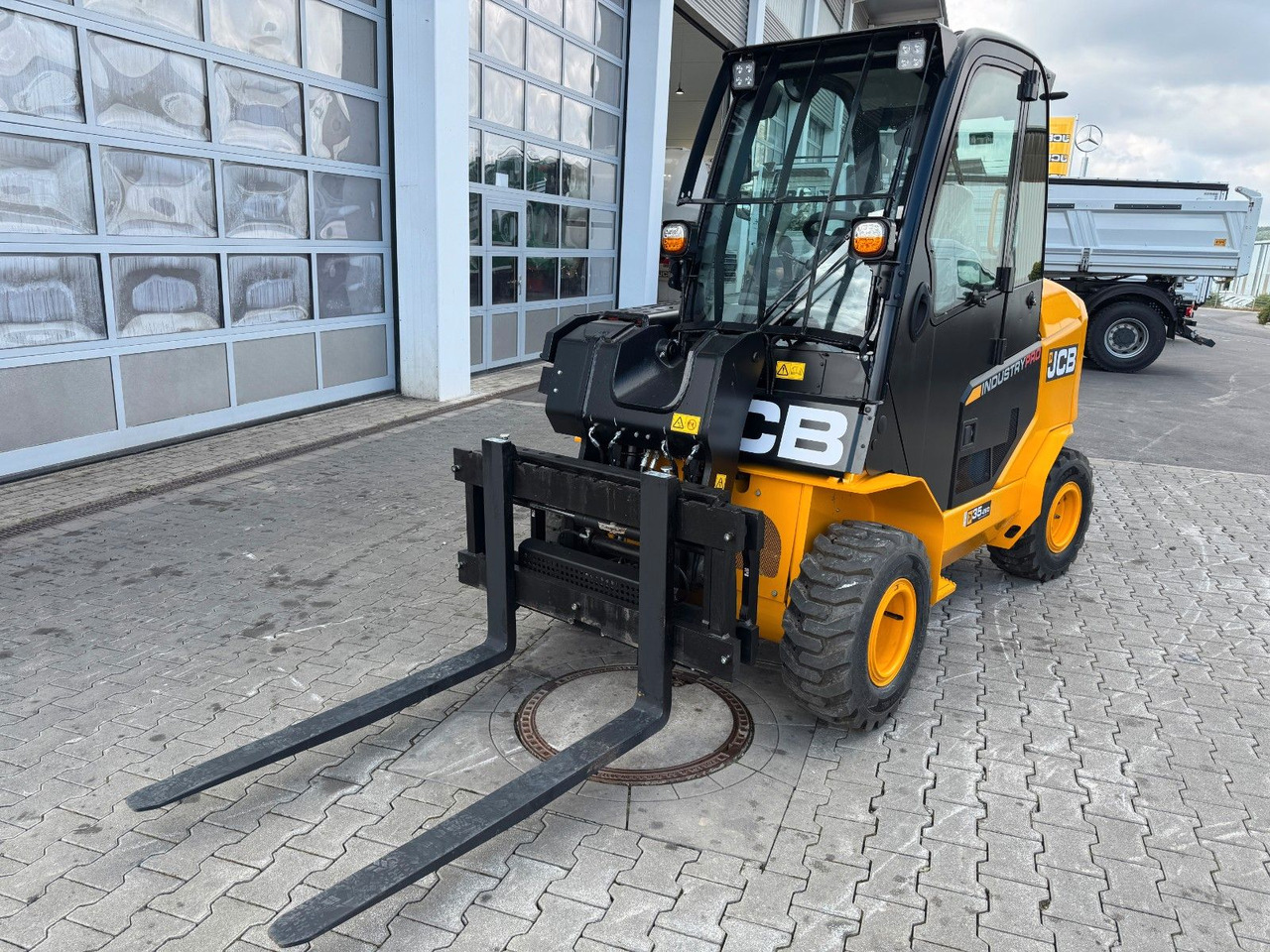 JCB TLT 35-26D 4WD Teletruck / NEU 2025 / SS - Teleskopický manipulátor: obrázek 4 JCB TLT 35-26D 4WD Teletruck / NEU 2025 / SS - Teleskopický manipulátor: obrázek 4