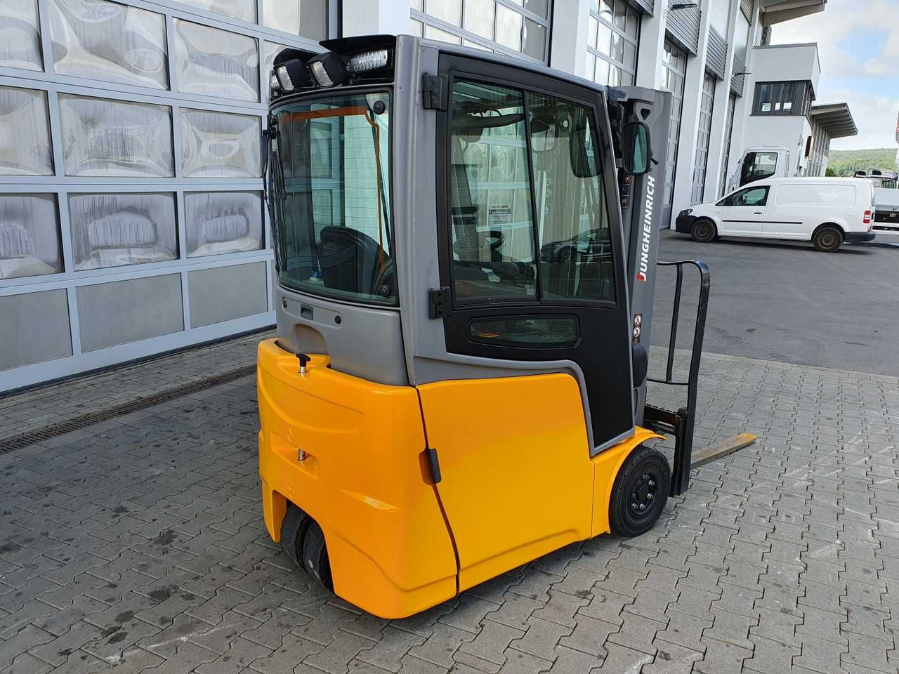 Jungheinrich EFG 215 / Triplex: 4.25m! / SS / 2.472h! / 2020 - Elektrický vysokozdvižný vozík: obrázek 4 Jungheinrich EFG 215 / Triplex: 4.25m! / SS / 2.472h! / 2020 - Elektrický vysokozdvižný vozík: obrázek 4
