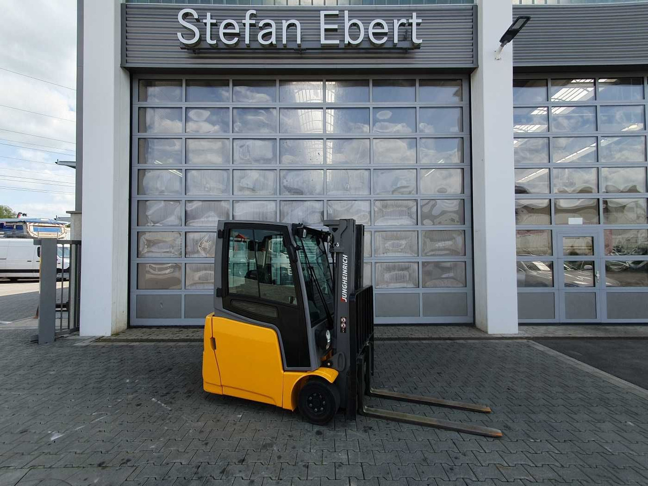 Jungheinrich EFG 215 / Triplex: 4.25m! / SS / 4.166h / 2024 - Elektrický vysokozdvižný vozík: obrázek 1 Jungheinrich EFG 215 / Triplex: 4.25m! / SS / 4.166h / 2024 - Elektrický vysokozdvižný vozík: obrázek 1