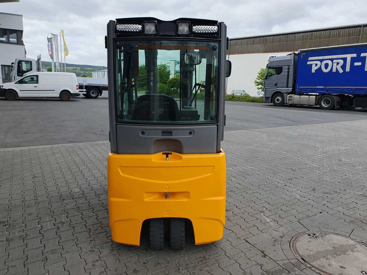 Jungheinrich EFG 215 / Triplex: 4.25m! / SS / 4.297h! - Elektrický vysokozdvižný vozík: obrázek 5 Jungheinrich EFG 215 / Triplex: 4.25m! / SS / 4.297h! - Elektrický vysokozdvižný vozík: obrázek 5