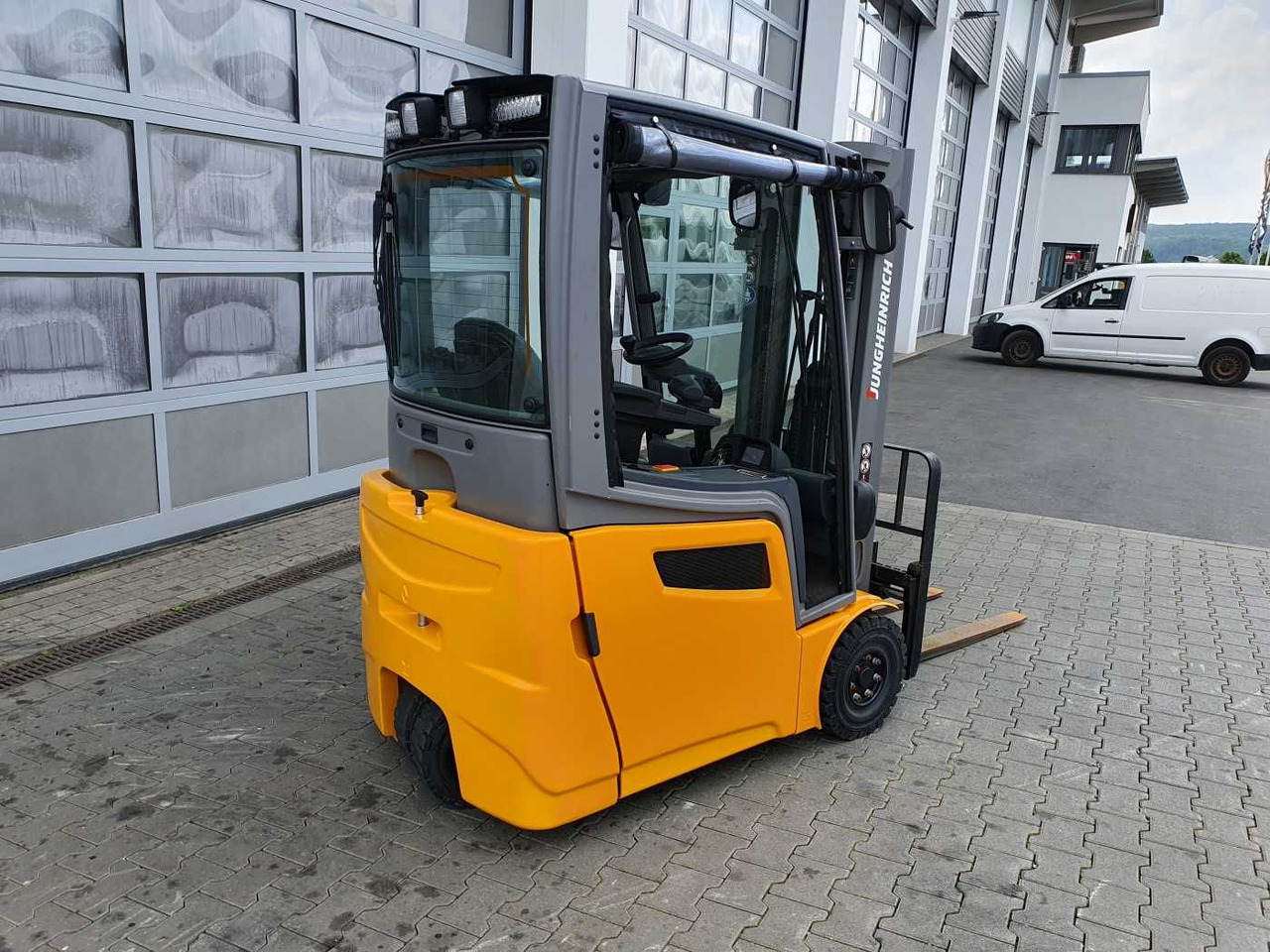 Jungheinrich EFG 215 / Triplex: 4.25m! / SS / nur 1.368h! - Elektrický vysokozdvižný vozík: obrázek 4 Jungheinrich EFG 215 / Triplex: 4.25m! / SS / nur 1.368h! - Elektrický vysokozdvižný vozík: obrázek 4