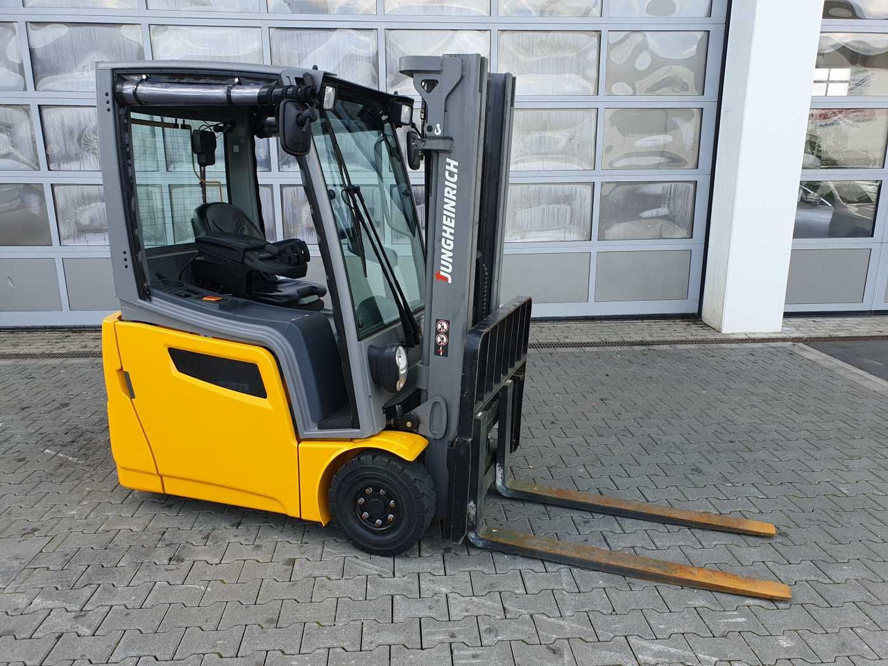 Jungheinrich EFG 215 / Triplex: 4.25m! / SS / nur 2.184h! - Elektrický vysokozdvižný vozík: obrázek 2 Jungheinrich EFG 215 / Triplex: 4.25m! / SS / nur 2.184h! - Elektrický vysokozdvižný vozík: obrázek 2