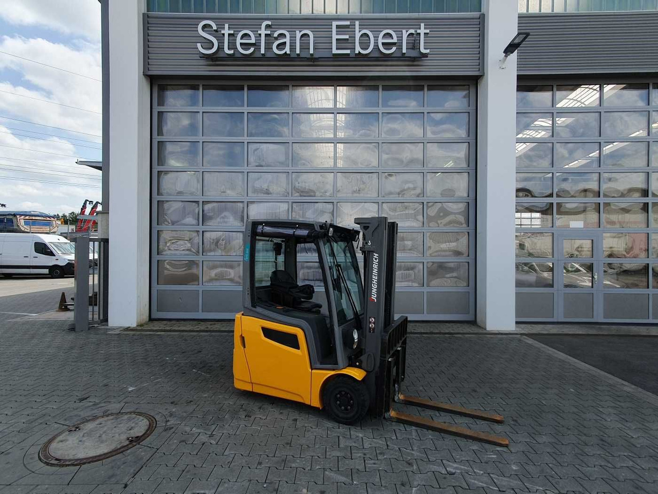 Jungheinrich EFG 215 / Triplex: 4.25m! / nur 3.439h! / 2022 - Elektrický vysokozdvižný vozík: obrázek 1 Jungheinrich EFG 215 / Triplex: 4.25m! / nur 3.439h! / 2022 - Elektrický vysokozdvižný vozík: obrázek 1