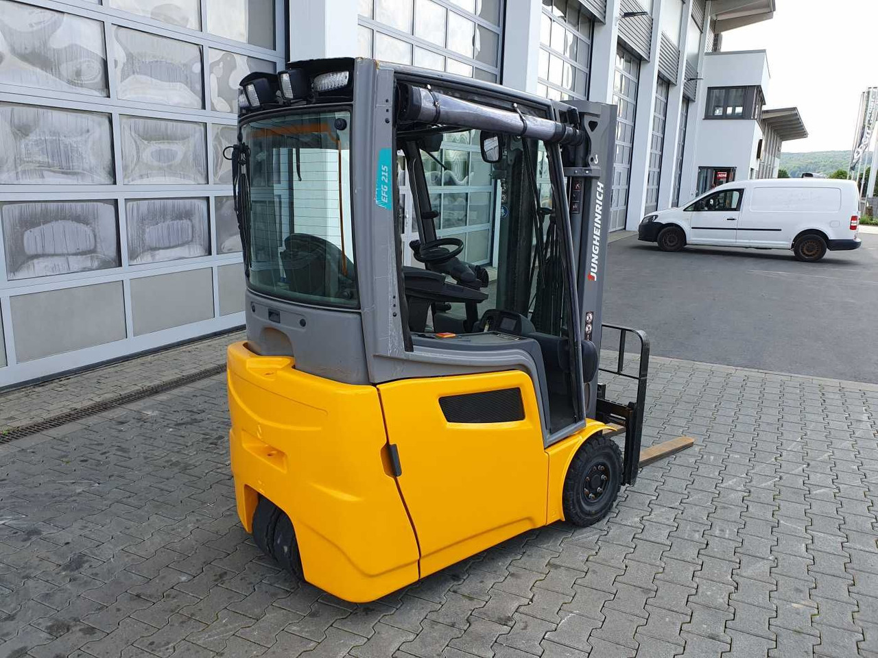 Jungheinrich EFG 215 / Triplex: 4.25m! / nur 3.439h! / 2022 - Elektrický vysokozdvižný vozík: obrázek 4 Jungheinrich EFG 215 / Triplex: 4.25m! / nur 3.439h! / 2022 - Elektrický vysokozdvižný vozík: obrázek 4