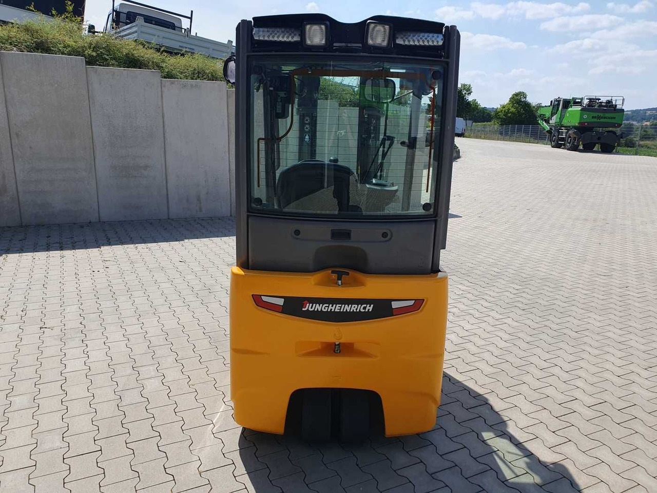 Jungheinrich EFG 215 / Triplex: 4.25m! / nur 3.439h! / 2022 - Elektrický vysokozdvižný vozík: obrázek 5 Jungheinrich EFG 215 / Triplex: 4.25m! / nur 3.439h! / 2022 - Elektrický vysokozdvižný vozík: obrázek 5