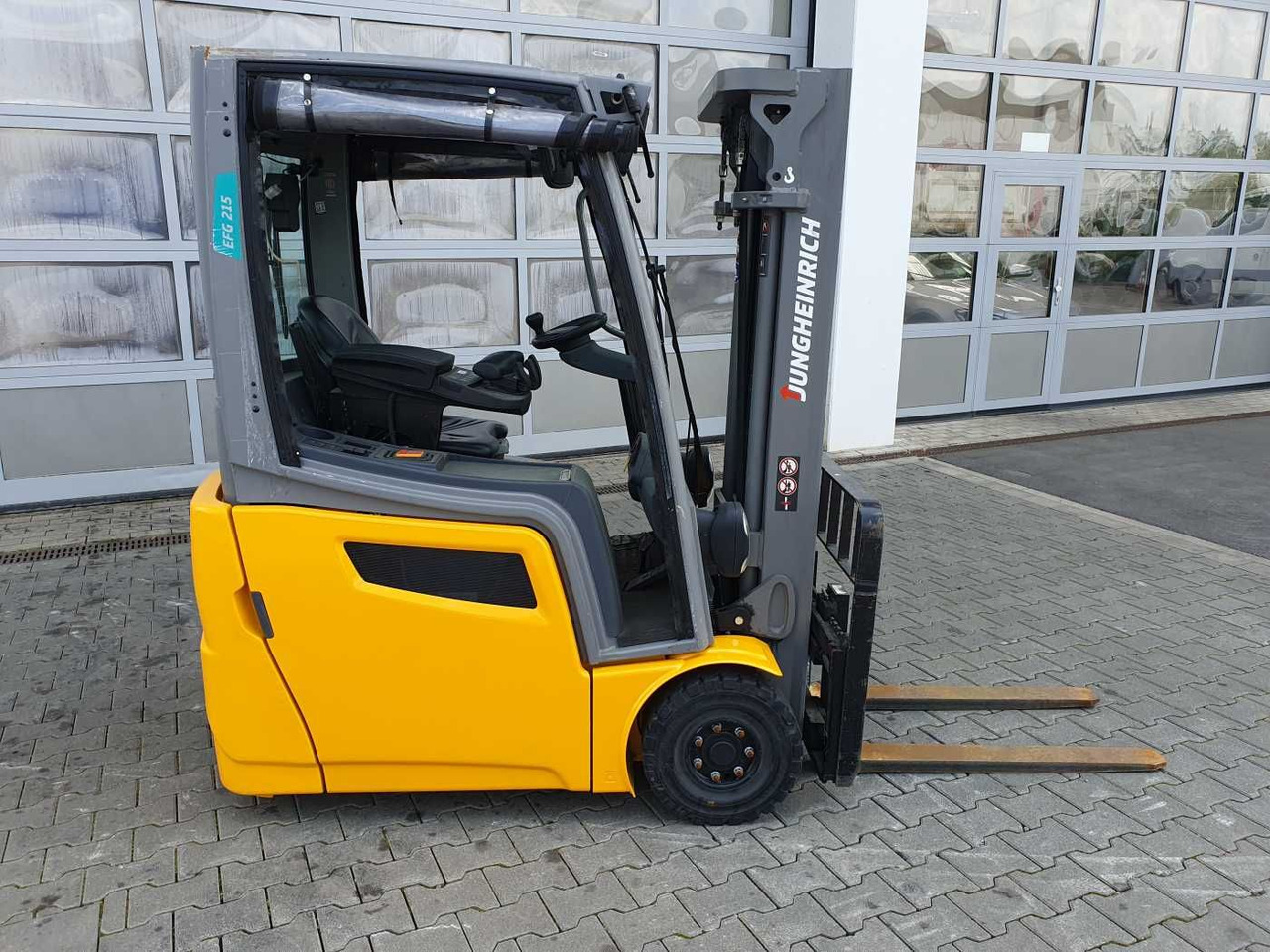 Jungheinrich EFG 215 / Triplex: 4.25m! / nur 3.439h! / 2022 - Elektrický vysokozdvižný vozík: obrázek 3 Jungheinrich EFG 215 / Triplex: 4.25m! / nur 3.439h! / 2022 - Elektrický vysokozdvižný vozík: obrázek 3